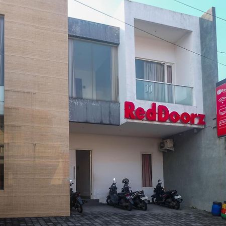 ホテル Reddoorz Syariah Near Simpang Lima Semarang Jomblang エクステリア 写真